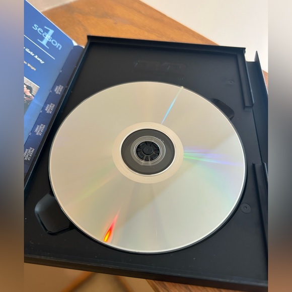 Friends DVD Season 1 Jennifer Aniston Matthew Perry chandler friends dvd - Picture 4 of 7